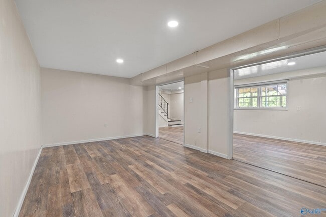 Building Photo - 407 Hillmont Dr NW