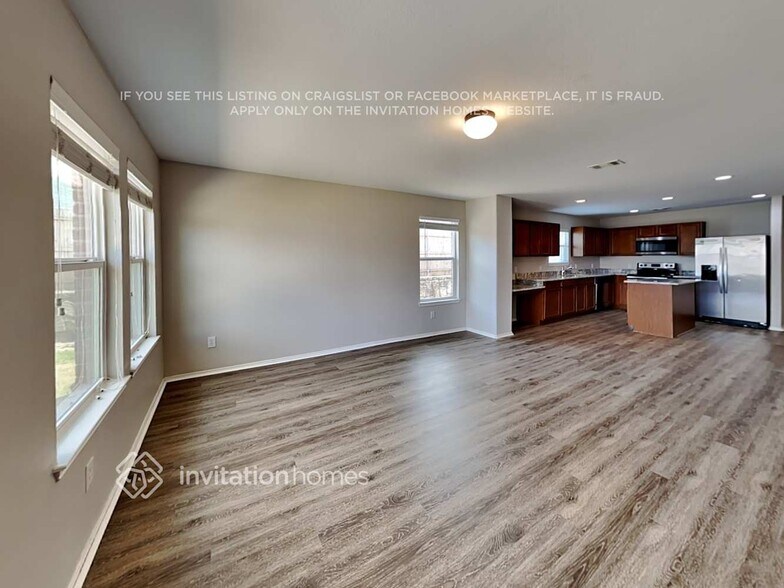 Building Photo - 602 Azalea Dr