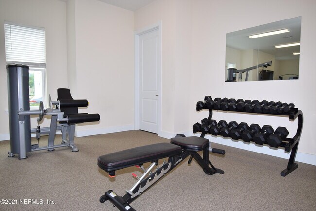 Building Photo - 3590 Sunfish Dr