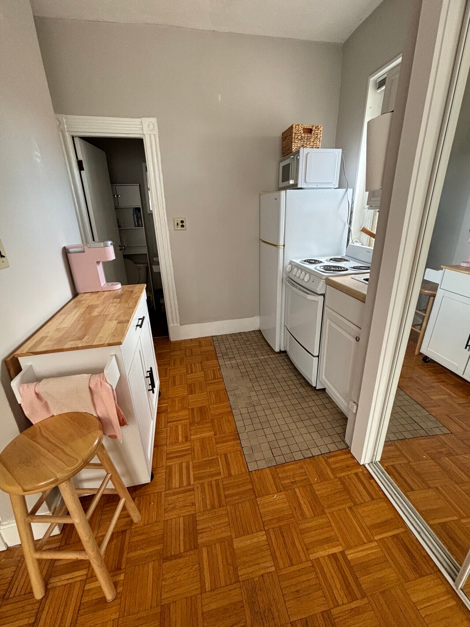 Building Photo - 40 Anderson St