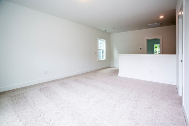 Building Photo - Chatham Park 3 Bed 2.5 Bath Available in A...