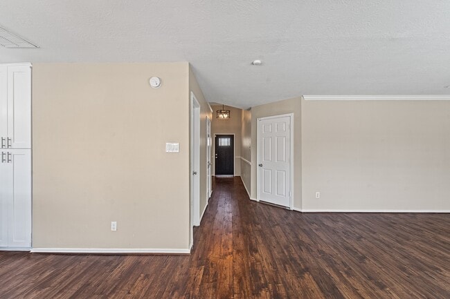 Building Photo - 6923 Cobblestone Path