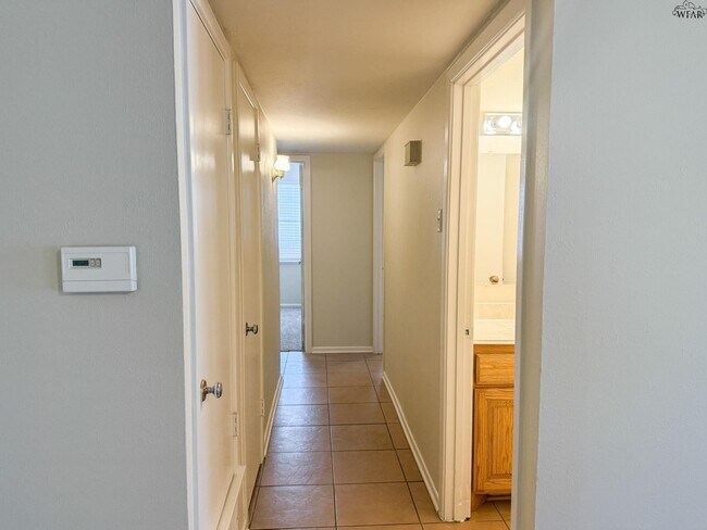 Building Photo - 5011 Rock Point St