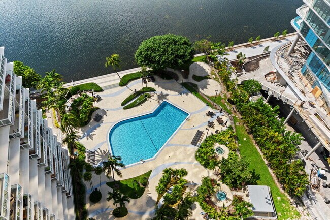 Building Photo - 2451 Brickell Ave