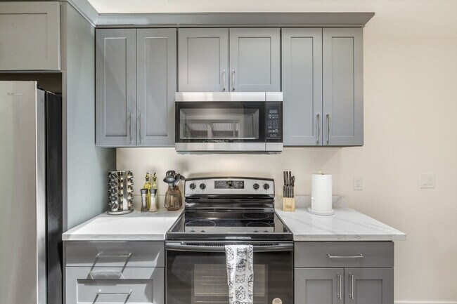 Building Photo - 12527 SE 52nd St