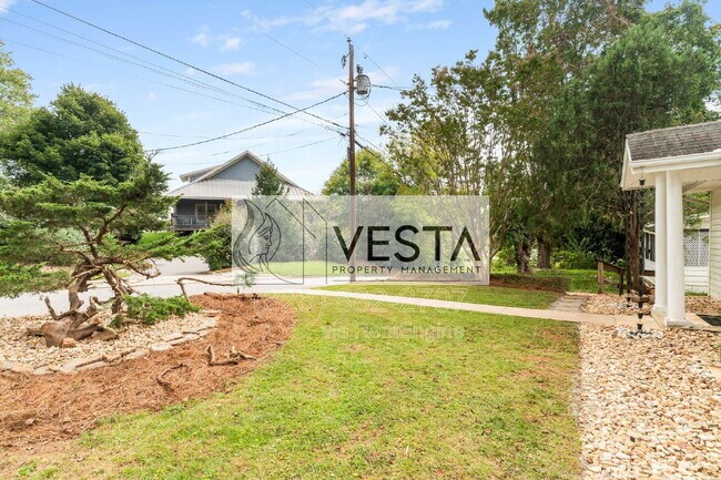 Building Photo - 42 Greenhill Ave