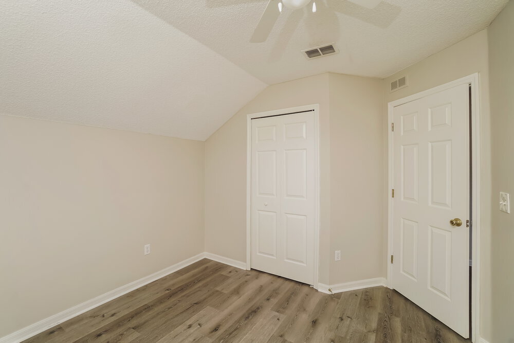 Building Photo - 6035 Pointe Pleasant Blvd