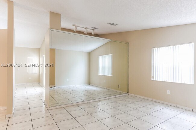 Building Photo - 4705 SW 143rd Ave