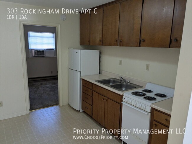 Building Photo - 303 Rockingham Dr