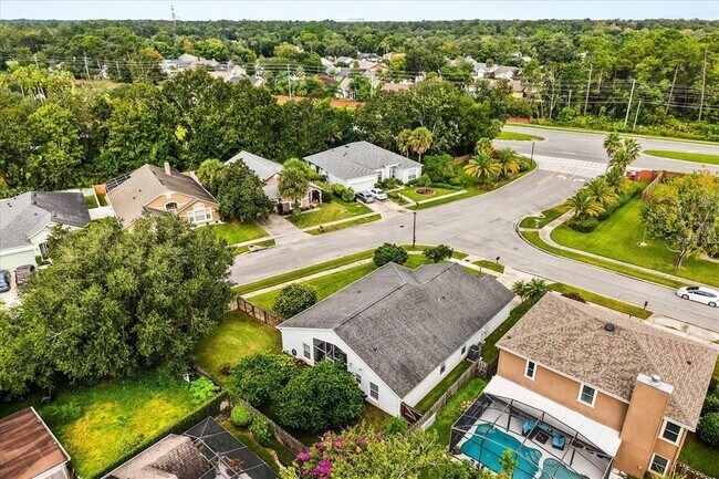 Building Photo - 805 Lewis Pl