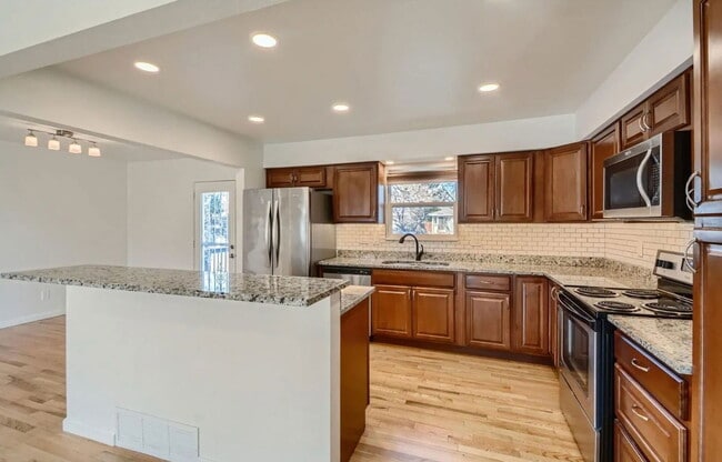 Building Photo - 375 S Krameria St
