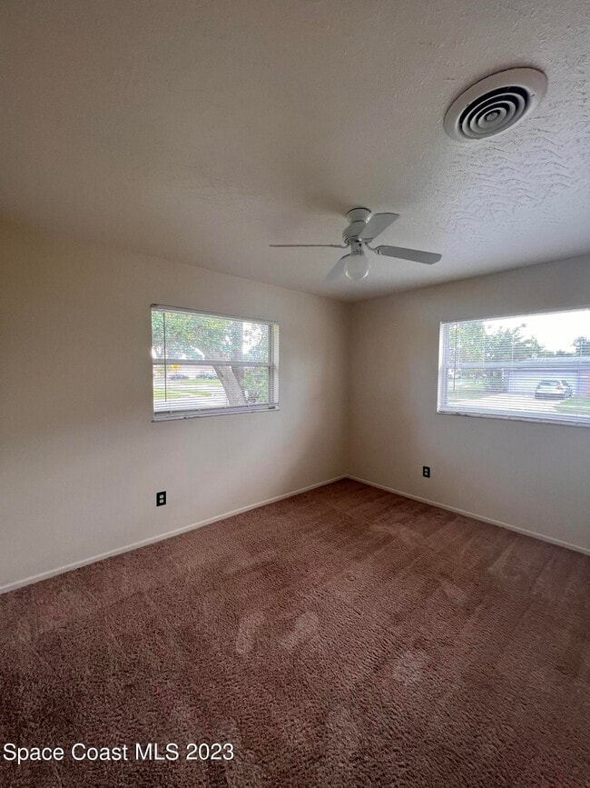 Building Photo - 40 Carib Dr