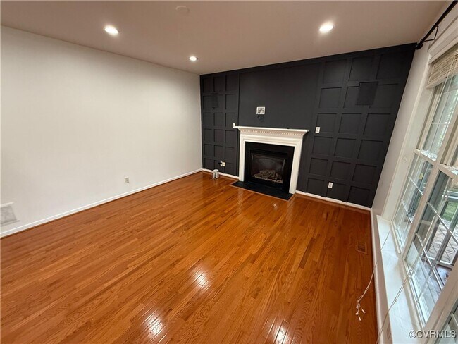 Building Photo - 9301 Olde Mill Pond Dr