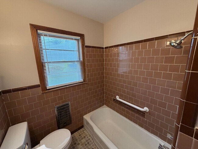 Building Photo - Charming 3 Bed 1 Bath Home in Murfreesboro