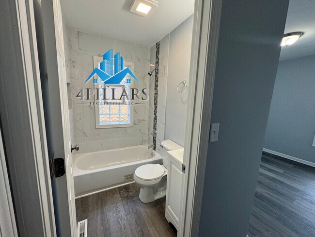 Building Photo - "Beautiful 3-Bedroom Retreat with 2 Baths ...