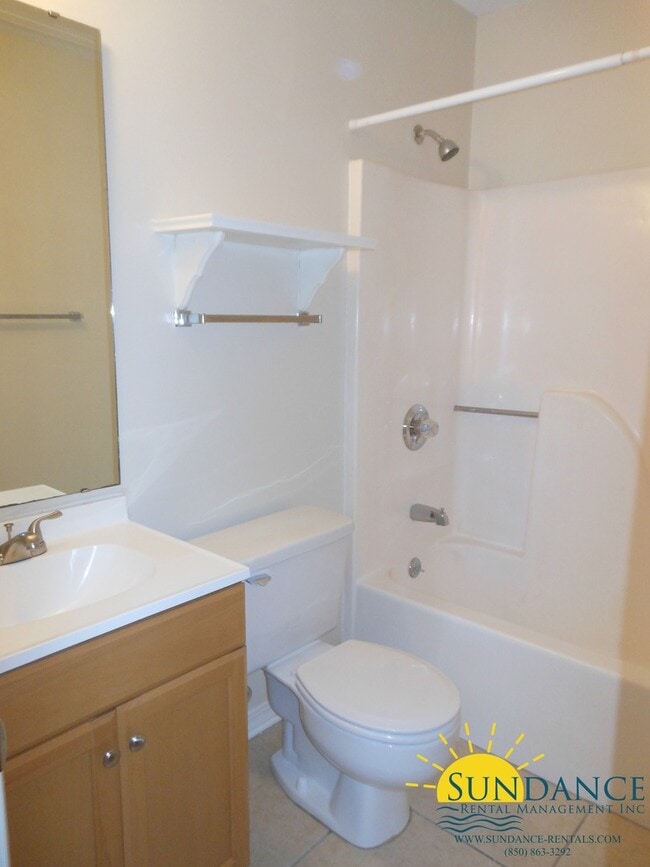 Building Photo - Nice 2 Bedroom Duplex in Mary Esther