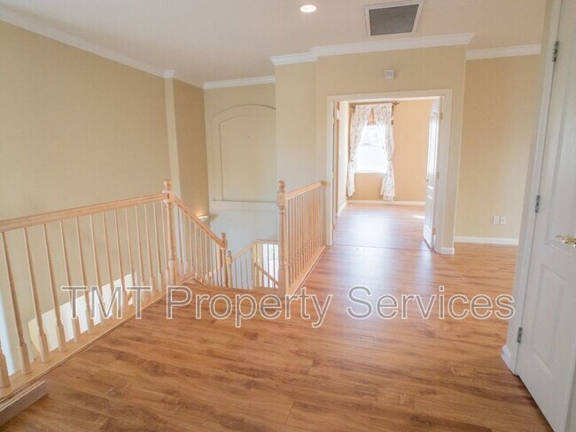 Building Photo - 9510 Stone Springs Dr