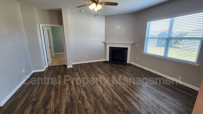 Building Photo - 731 Liberty Walk Ln