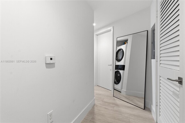 Building Photo - 121 NE 34th St