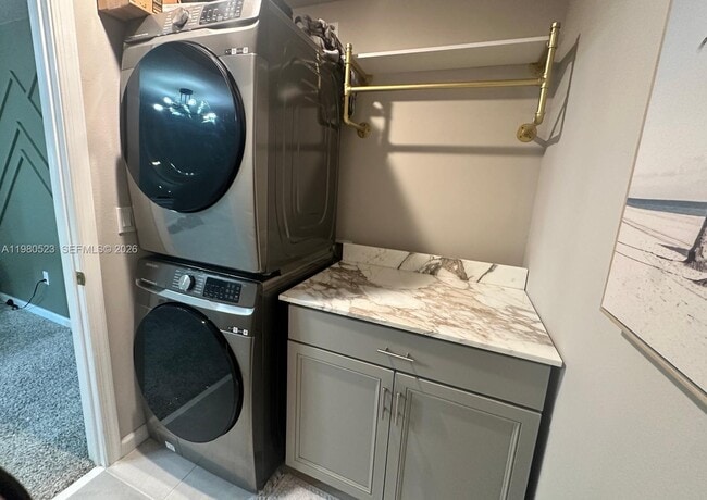 Building Photo - 5689 Mentmore Dr