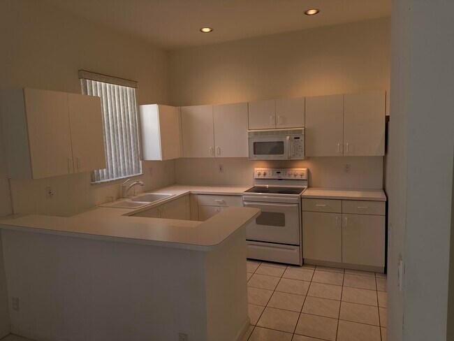 Building Photo - 8330 Lake Cypress Rd