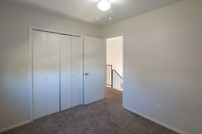 Building Photo - 224 S Bouziden Dr