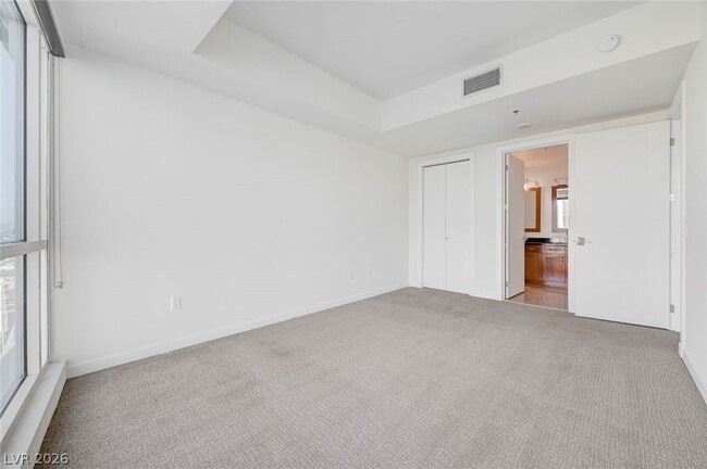 Building Photo - 4575 Dean Martin Dr