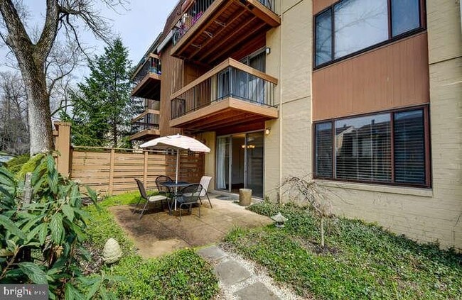 Building Photo - 5 Cross Keys Rd