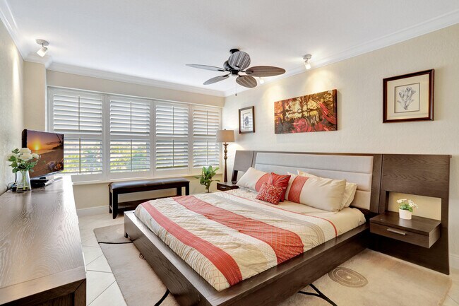 Building Photo - 3700 Galt Ocean Dr