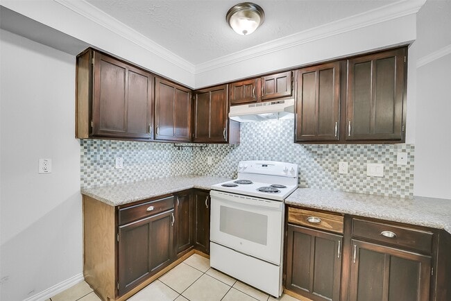 Building Photo - 13618 Piney Oaks Dr
