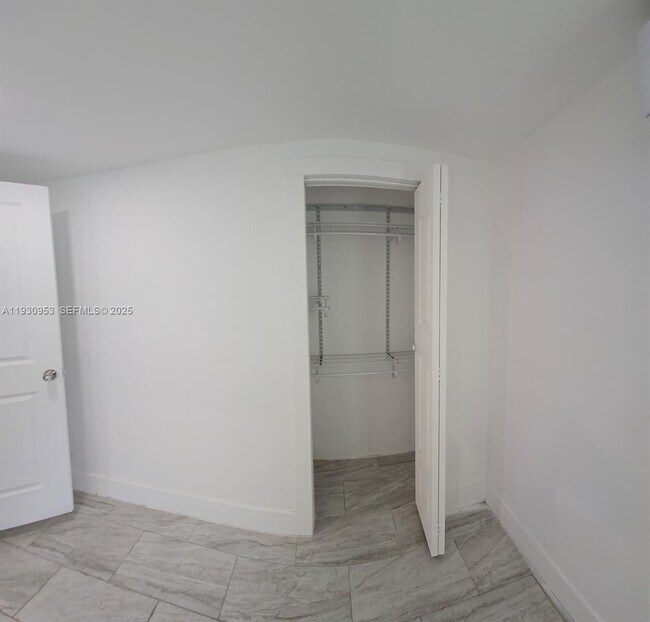 Building Photo - 10241 Haitian Dr