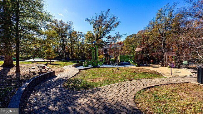 Building Photo - 3400 39th St NW