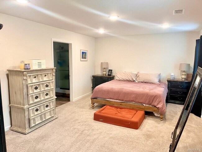 Building Photo - 84 Kohn Dr