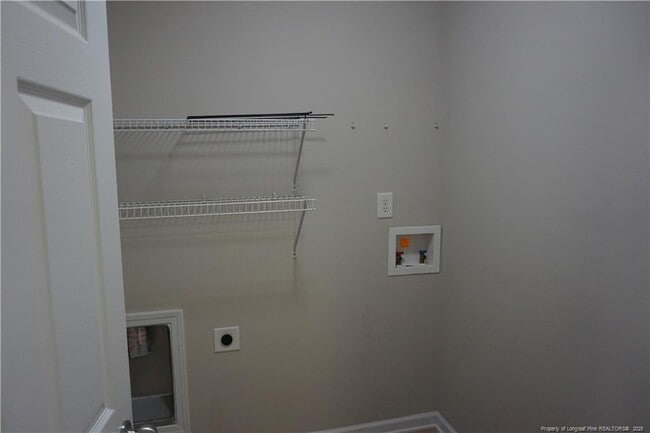 Building Photo - 2913 Aristocrat Ln