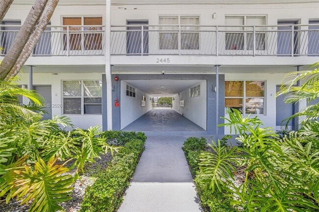 Building Photo - 2445 Lake Pancoast Dr