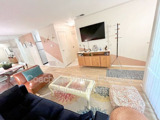 Building Photo - 2860 N Los Felices Rd