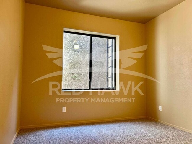 Building Photo - 879 S Phelps Dr