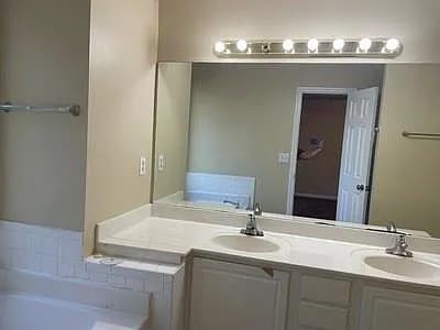 Building Photo - Home For Rent