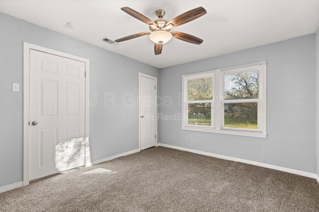 Building Photo - 3621 Redbird St