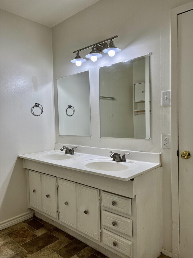 Building Photo - 2201 28th St