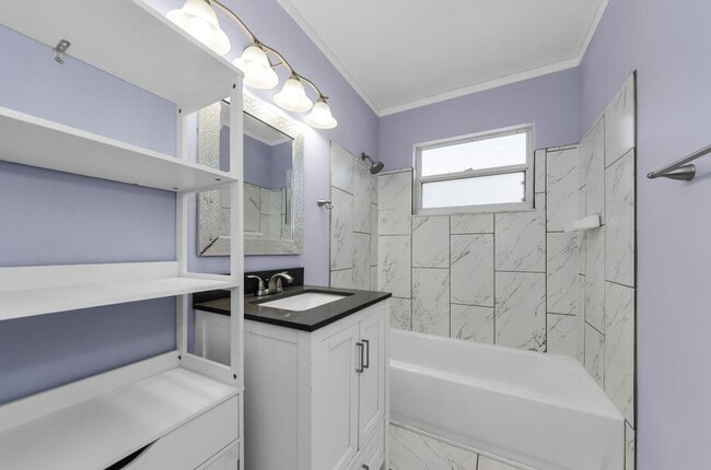 Building Photo - Charming 3 bedroom 2 bath in North Clearwa...