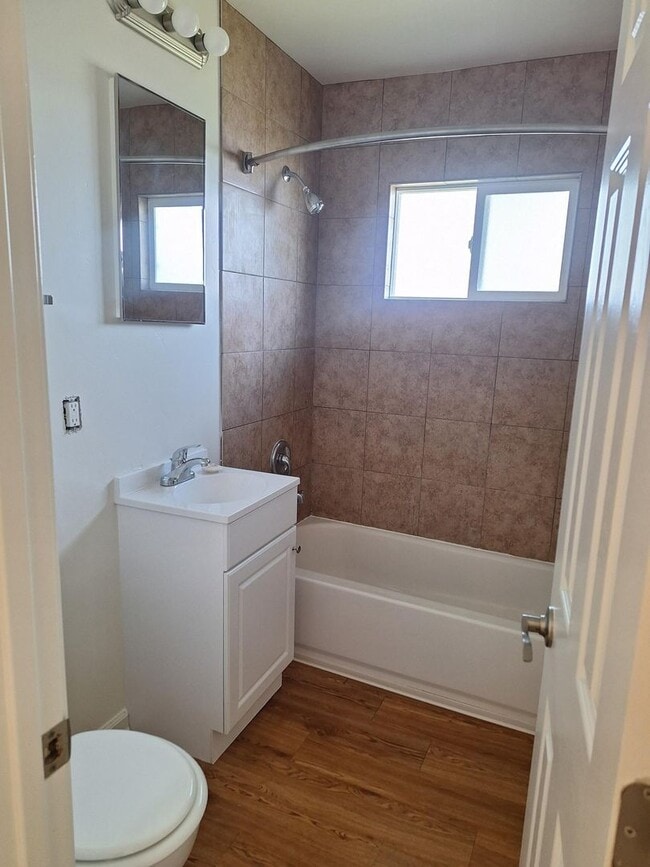 Building Photo - 4888 Clairemont Dr