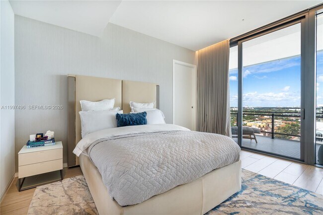 Building Photo - 8701 Collins Ave