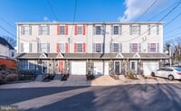 Building Photo - Townhome in Wilmington