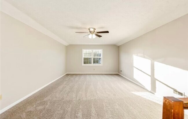 Building Photo - 116 Mosswood Dr