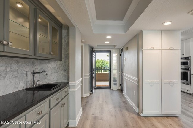 Building Photo - 18 Marina Isles Blvd