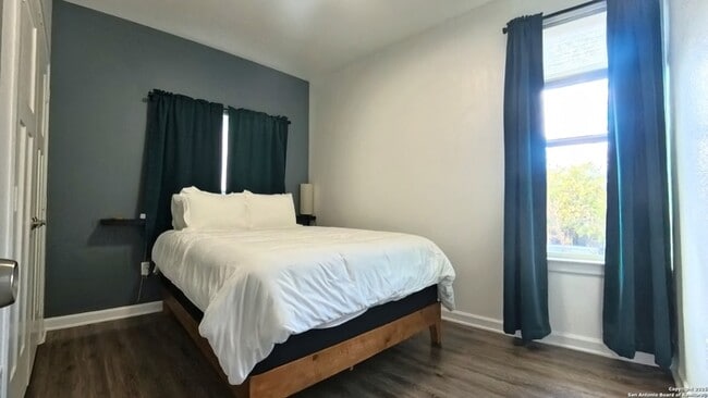 Building Photo - Rent Reduction Special!