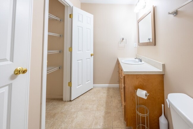 Building Photo - Modern 2 Bedroom Condo with Ensuite Baths ...