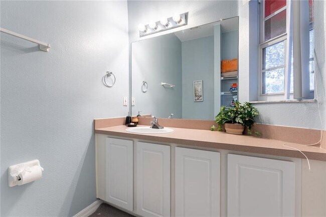 Building Photo - 2728 Sun Key Pl