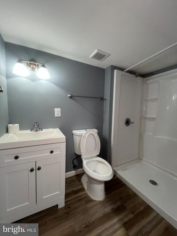 Building Photo - 7297 Jacksonville Ave